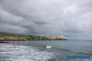 Image of Unit A Kaiupoho - Island Elegance: Prime Spot