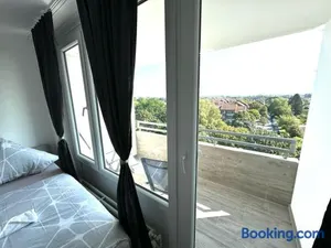 Image of Big Und Bequem