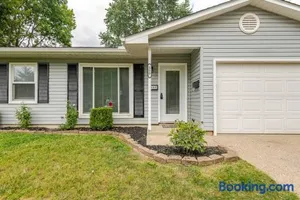 Image of Ranch-Hot Tub-Pets-King Bed-Fenced Backyard-WiFi