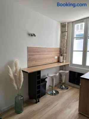 Image of Magnifique Studio - Hypercentre ancien pieton Orléans - Wifi - Accès autonome