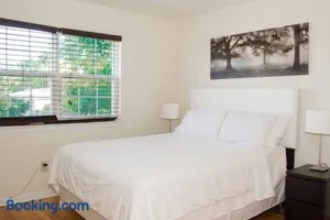 Image of Golf view family friendly 3 bed room Bridgewater apt close to Bridgewater Mall
