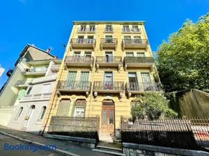 Image of Studio centre ville avec ascenseur 3min des thermes