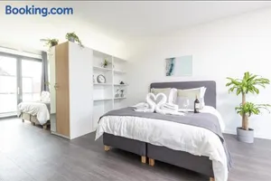 Image of Retreat to quite newly build apt center Delft
