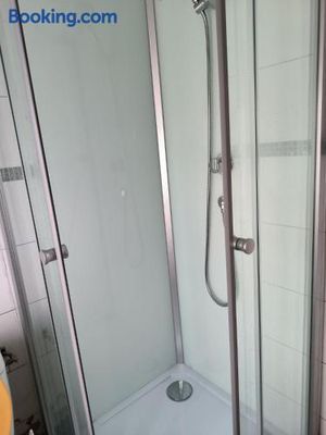 Image of 3 Hebergements - au 1er ETage 1 appartement 2 pieces et au 2eme Etage 2 hebergements d'une chambre chacun- Dans Pavillon au pied du RER B à 5 minutes de Paris et 30 MN Stade de France