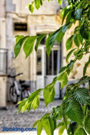 Image of La Fontaine - Studio Ecusson