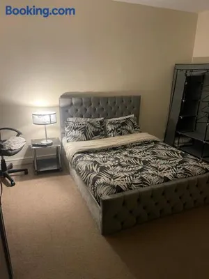 Image of LuxeStay Rooms - Double Room close to Old Trafford, City Centre