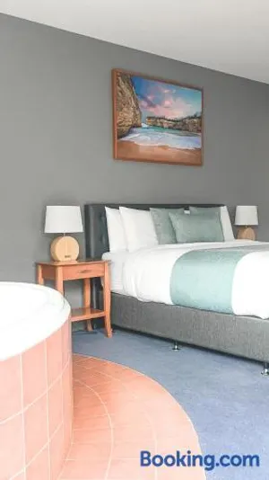 Image of Waves Luxury Suites