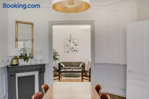 Image of Maison Qui s'y frotte s'y pique