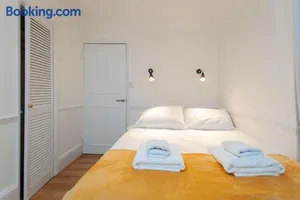 Image of ItalianFlat - Warwick