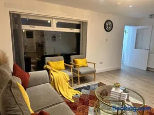 Image of Elite 3 bedroom family house with free parking