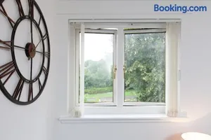 Image of Prime Commuter Executive Apartment Dunfermline