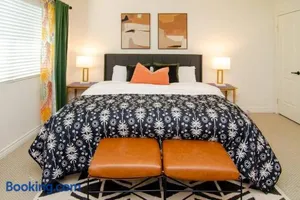 Image of Up to 20% off weekly stay 3BR 2.5 miles to airport