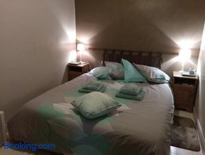 Image of Lougat la maison des chats