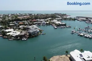 Image of Marina Views Apartment Cullen Bay