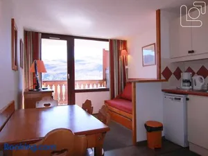 Image of Appartement cosy 4 pers avec balcon Sud/Est, à 100m des pistes et commerces - Alpe d'Huez - FR-1-405-84