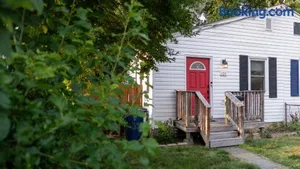 Image of 2 Bed Townhouse: Minutes from DCA-National Airport