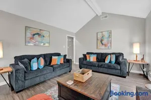 Image of Glamorous 3BR 2BA house w/ large fenced backyard