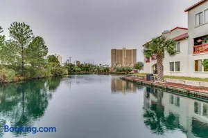 Image of The Inn at St. Thomas Square #1304B