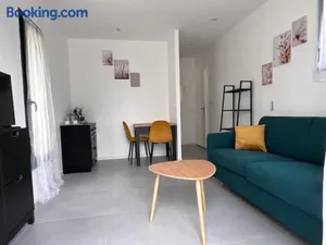 Image of Chambre indépendante RDC avec SdB, WC et parking