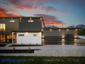 Image of Modern Style Home Near Canyon RSL and expo