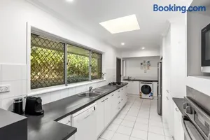 Image of Stylish Home in Fig Tree Pocket near Lone Pine