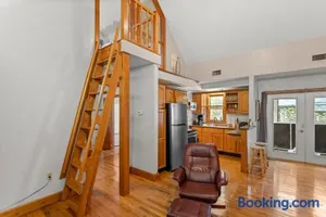 Image of Cozy Townhome Near UF Campus