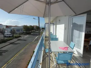 Image of Appartement Confort 2 Ch. - Plage Sud - Balcon Sud, Parking - Accès Direct Plage- 6 Pers. - FR-1-540-4