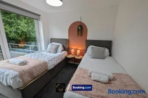Image of Cosy 3-Bed Home, Free Parking & WiFi