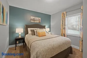 Image of 3BR free parking free Wi-Fi near dntown St Paul