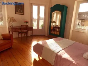 Image of LA VIE DE CHATEAU EN TOUTE AMITIE ET SIMPLICITE