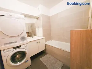 Image of Bel appartement de deux chambres à 5 min de Versailles