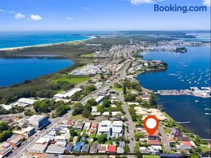 Image of Executive family house w/ 5BR