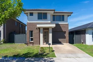 Image of Spacious 4-Bedroom Home Near University & Shops