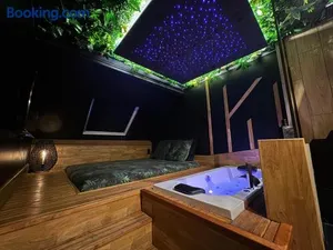 Image of Need'Amour - Suite chaleureuse