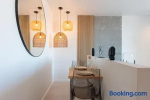 Image of Sea view & spa suite: 3min beach