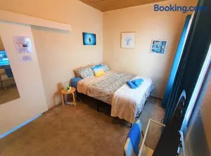 Image of WOODY Pt - AMAZING 1970's SHARE HOUSE BY THE SEA-4 rooms available!