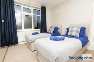 Image of Modern 4-Bedroom 2-Bathroom with Off Road Parking in Great Sankey by Amazing Spaces Relocations Ltd