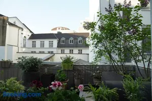 Image of Bright, spacious apartment with a lovely terrace in the heart of Aachen