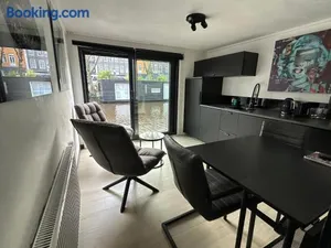 Image of Amsterdam-Houseboat-Amstel