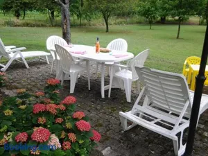 Image of Maison Indépendante avec Grand Jardin et Cheminée, Proche Saint Pourçain - Confort et Tranquillité - FR-1-489-38