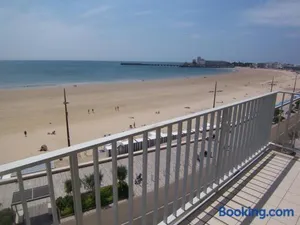 Image of Appartement T3 confortable avec balcon et vue mer, Les Sables-d'Olonne - FR-1-197-169