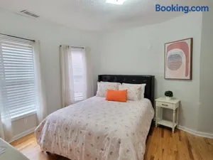 Image of Room for rent in apartment Hartford, CT