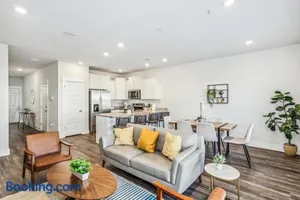 Image of LUXURY TOWNHOME NEAR DOWNTOWN AND PENSACOLA BEACH