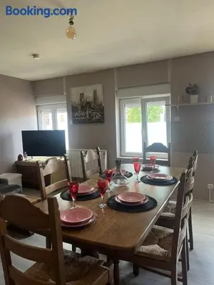 Image of Appartement calme, frais à louer, nouvellement repeint, emplacement stratégique, proche de toutes commodités, de l'autoroute, valenciennes, lille, Belgique, wifi, Netflix, parking Gratuits