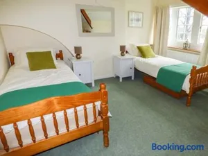 Image of House on the Green Spacious-Super location