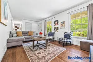 Image of Spacious 3BR Home - Near AIRPT & 15m to DT ATL