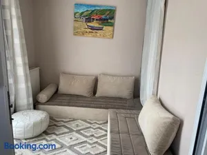 Image of CHEZ MOUNAIM