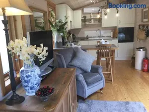 Image of The Lodge - Luxury Lodge with Super King Size Bed, Kitchen & Shower Room