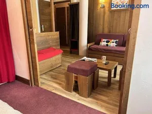 Image of Appartement 2P cabine, 4 couchages, piscine, sauna, proche pistes – Risoul 1850 - FR-1-330-569