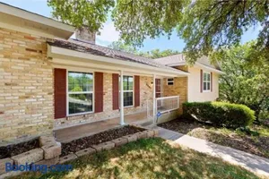 Image of Yellow Stone: Chef's Kitchen, Patio & Location